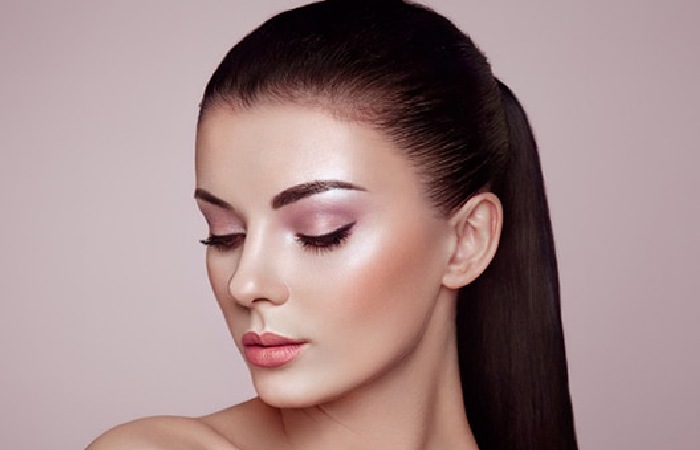 Glossy Makeup Write For Us