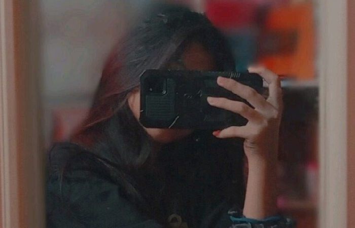 Lighting Engineering for Mirror Selfies