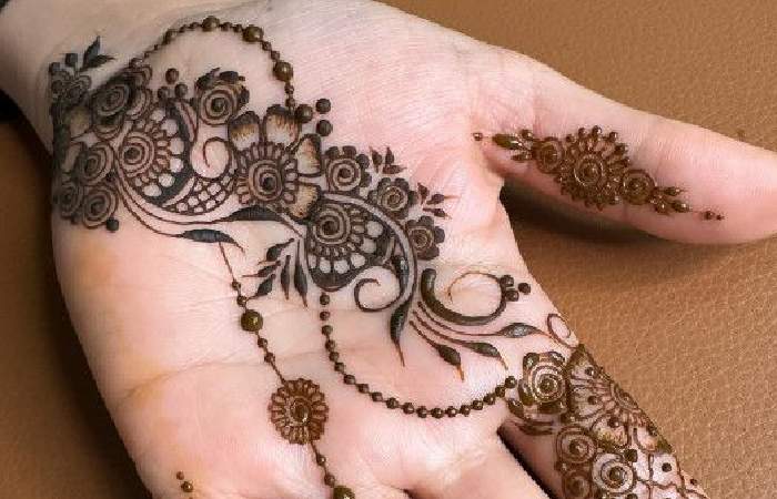 Regional Influence on Short Mehndi Designs
